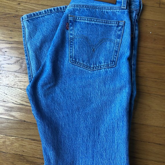 Levis 501 Jeans - Picture 2 of 4